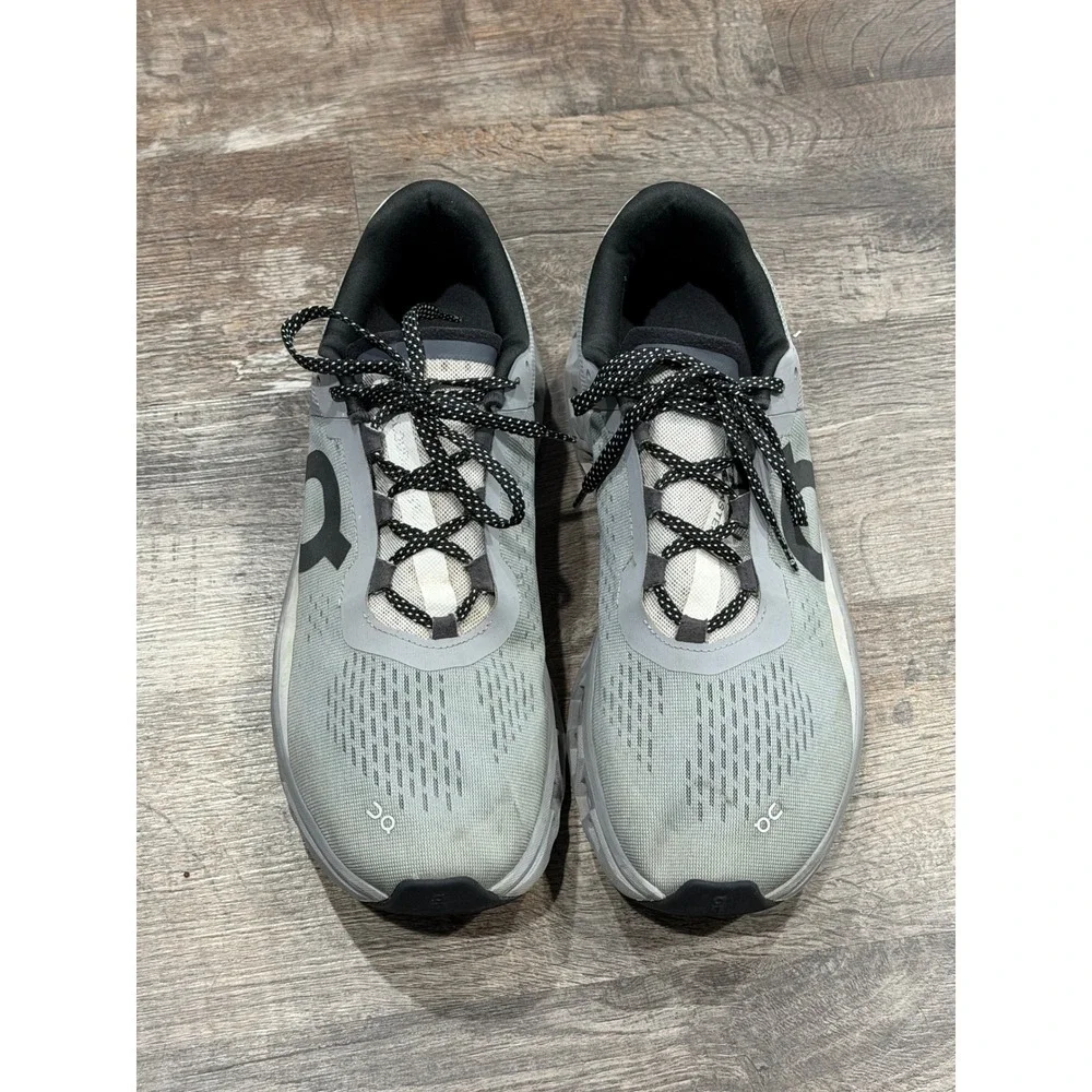 On Cloudstratus Mens Running Shoes Grey Black 61.97657 Size 12